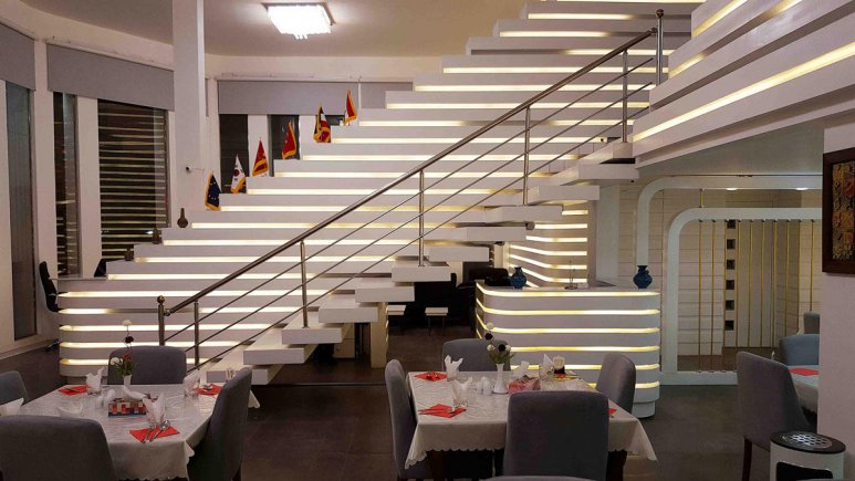 رستوران 1 هتل آزادی خرم‌آباد